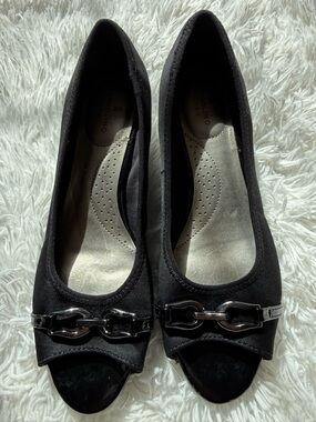 Bandolino Black Peep Toe Heels with Silver Chain Detail
